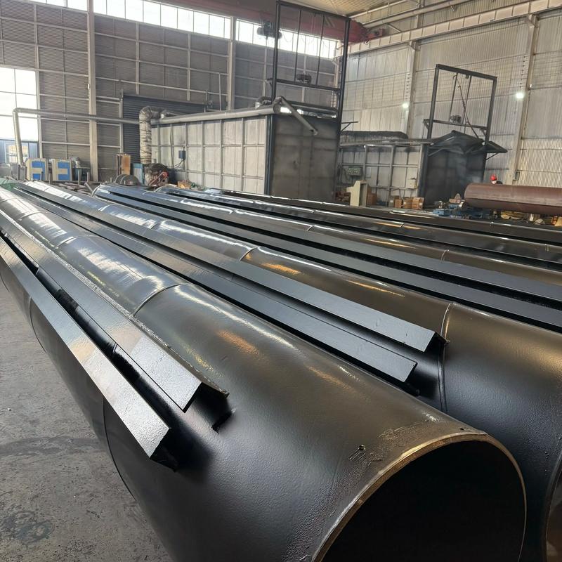 ct工法樁用防腐螺旋鋼管加班生產(chǎn)，我廠兩條3PE生產(chǎn)線全力運轉(zhuǎn)